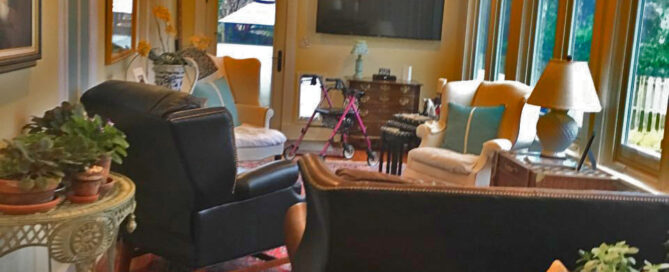 Wool oriental rug must be clean respactelly not like restaurant floor